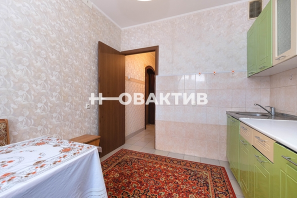 
   Продам 1-комнатную, 38 м², Ключ-Камышенское Плато ул, 20

. Фото 4.