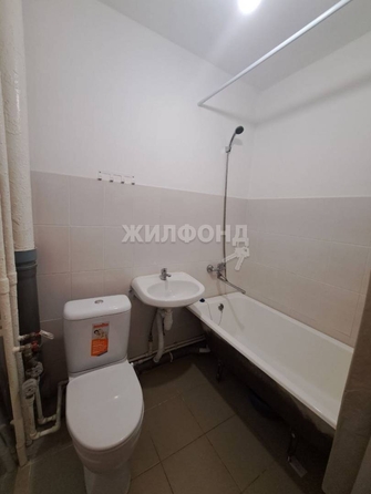 
   Продам 1-комнатную, 29.6 м², Троллейная ул, 26

. Фото 2.