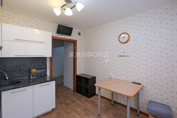 
   Продам 2-комнатную, 59.2 м², 2-й (4 мкр.) кв-л, 204/2

. Фото 3.