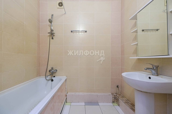 
   Продам 2-комнатную, 61.1 м², Обская ул, 50/2

. Фото 16.