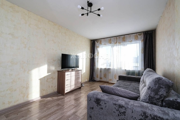 
   Продам 2-комнатную, 42.6 м², Ватутина ул, 75/1

. Фото 2.