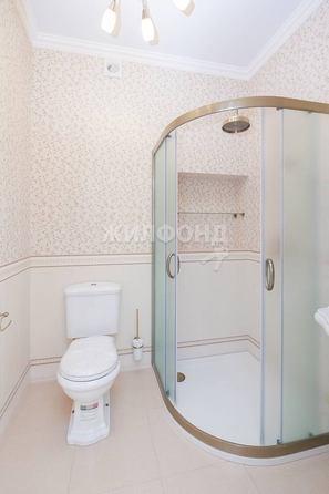 
   Продам дом, 565.6 м², Бердск

. Фото 19.