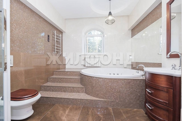 
   Продам дом, 565.6 м², Бердск

. Фото 18.