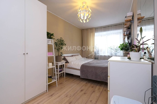 
   Продам 2-комнатную, 40 м², 2-й (4 мкр.) кв-л, 232

. Фото 6.