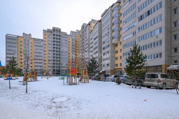 
   Продам 2-комнатную, 40 м², 2-й (4 мкр.) кв-л, 232

. Фото 2.