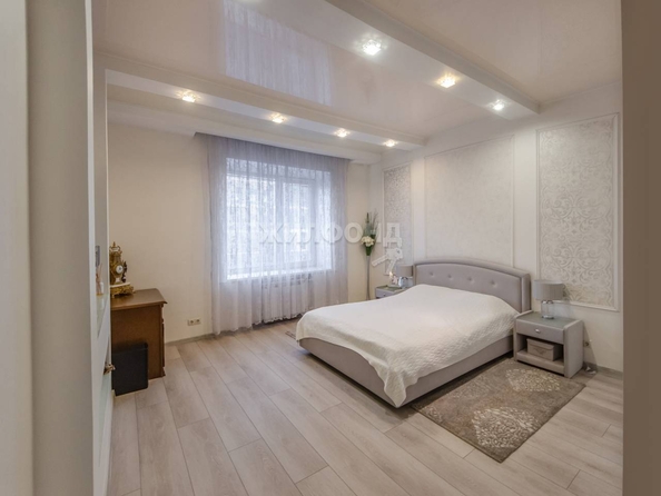 
   Продам 3-комнатную, 113.8 м², Толстого ул, 5

. Фото 11.