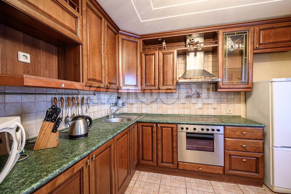 
   Продам 2-комнатную, 72.2 м², Ельцовская ул, 4

. Фото 4.