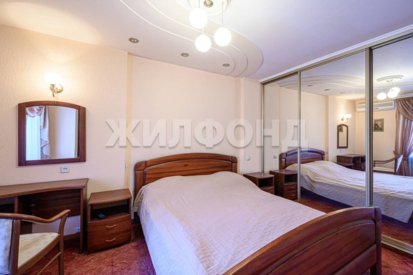 
   Продам 2-комнатную, 72.2 м², Ельцовская ул, 4

. Фото 5.