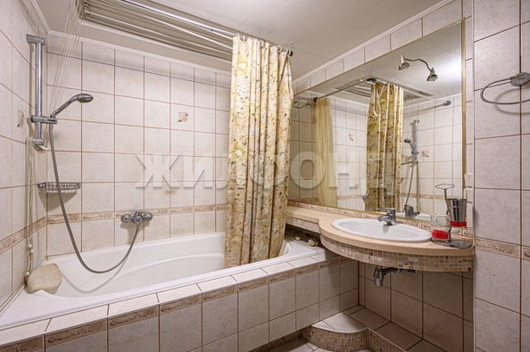 
   Продам 2-комнатную, 72.2 м², Ельцовская ул, 4

. Фото 20.