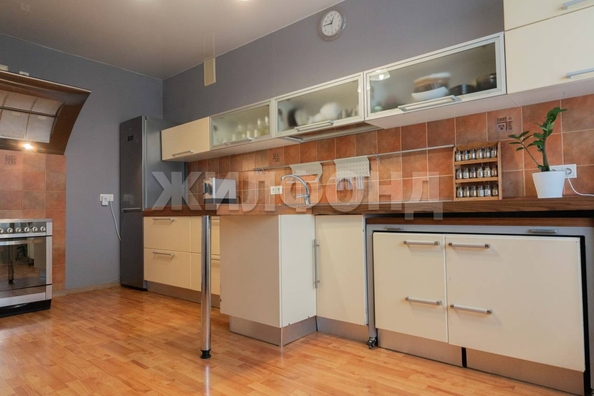 
  Продается 4-комн. квартира, 112.4 м², Медкадры ул, д. 7
. Фото 3.