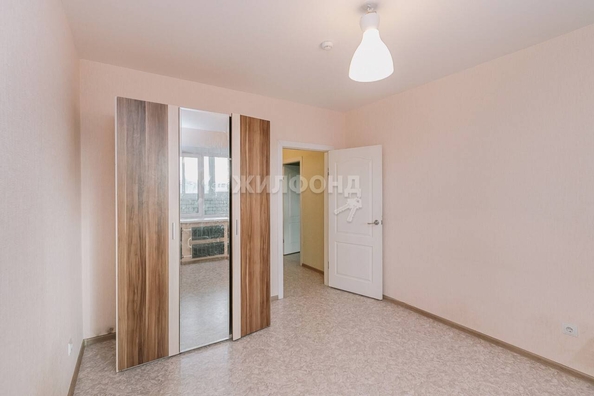 
   Продам 1-комнатную, 48.8 м², 2-й (4 мкр.) кв-л, 230

. Фото 5.