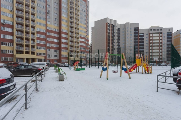 
   Продам 1-комнатную, 48.8 м², 2-й (4 мкр.) кв-л, 230

. Фото 14.