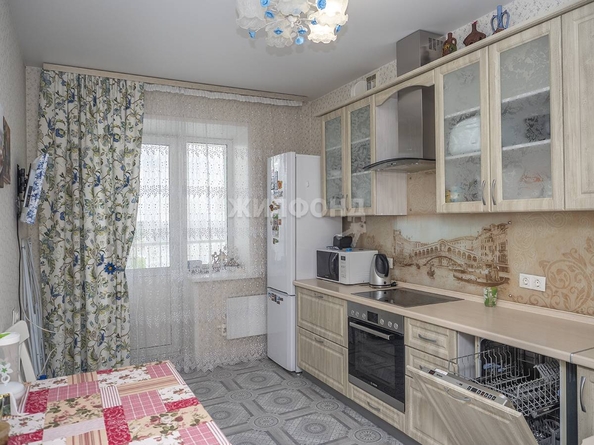 
   Продам 2-комнатную, 60 м², Стартовая ул, 3

. Фото 1.