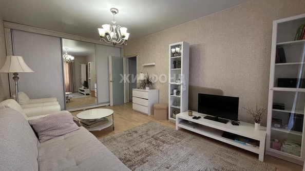 
   Продам 2-комнатную, 64.1 м², Лескова ул, 19

. Фото 4.