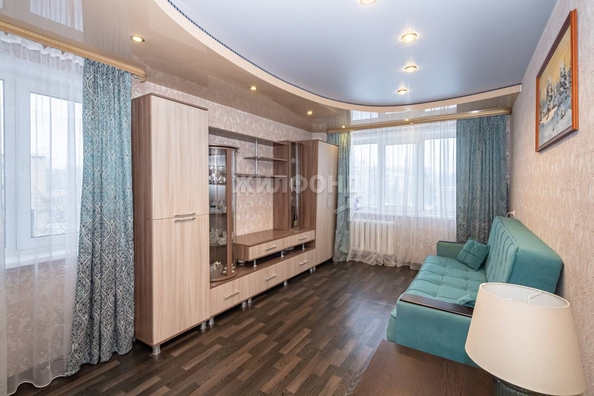 
   Продам 2-комнатную, 47.5 м², Петухова ул, 130

. Фото 2.