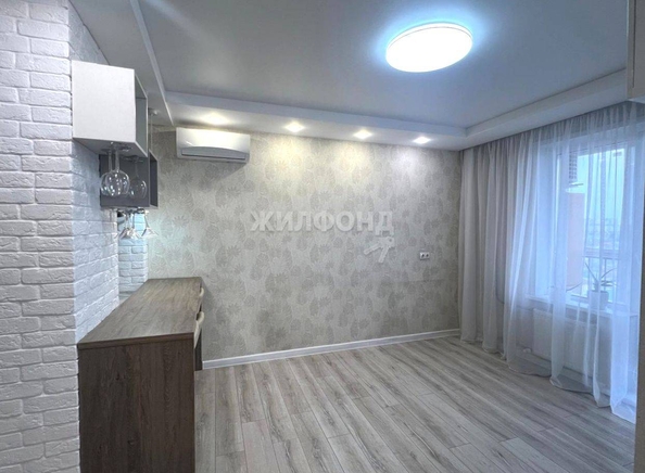 
   Продам 3-комнатную, 82.1 м², Плахотного ул, 80

. Фото 3.