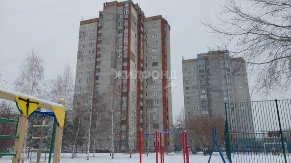 
   Продам 1-комнатную, 38.8 м², Троллейная ул, 138

. Фото 21.