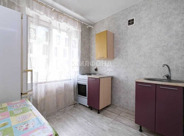 
   Продам 2-комнатную, 43 м², Бориса Богаткова ул, 186

. Фото 2.