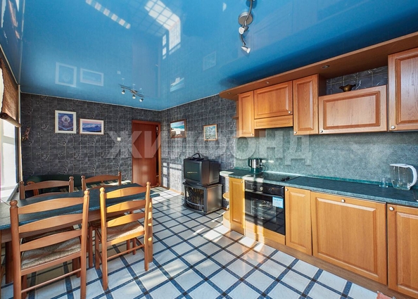 
   Продам 5-комнатную, 183.6 м², Сибиряков-Гвардейцев ул, 23/1

. Фото 1.