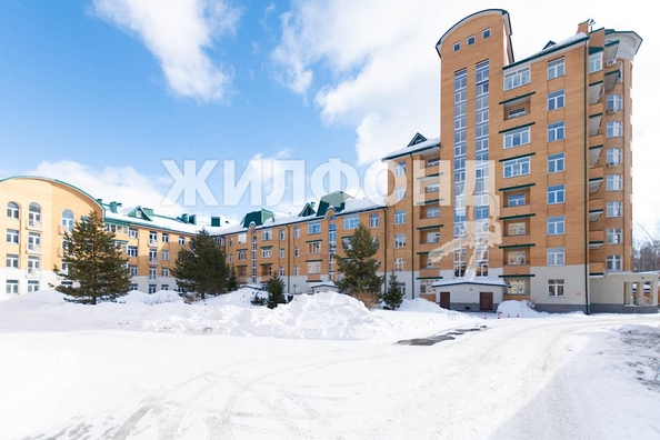 
   Продам 3-комнатную, 105 м², 1-е Мочищенское ш, 150

. Фото 4.