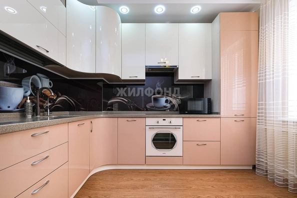 
   Продам 2-комнатную, 56.3 м², Тюленина ул, 14

. Фото 9.