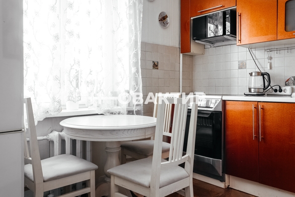 
   Продам 4-комнатную, 68.3 м², Героев Революции ул, 30/1

. Фото 11.