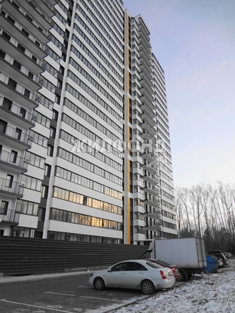 
   Продам 2-комнатную, 55.8 м², Петухова ул, 162

. Фото 2.