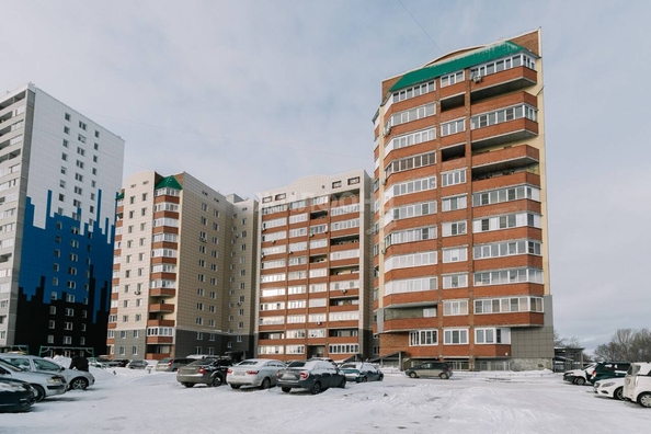 
   Продам 3-комнатную, 101.3 м², Герцена ул, 1/1

. Фото 2.