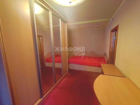 
   Продам 4-комнатную, 70 м², Новосибирская ул, 22

. Фото 5.