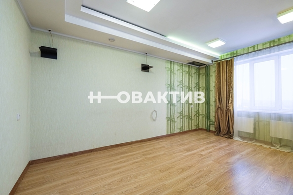 
   Продам 2-комнатную, 76 м², Татьяны Снежиной ул, 51

. Фото 9.