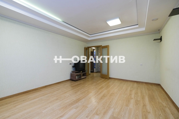 
   Продам 2-комнатную, 76 м², Татьяны Снежиной ул, 51

. Фото 12.