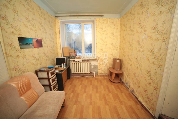 
   Продам 3-комнатную, 83 м², Военный городок ул, 102

. Фото 1.