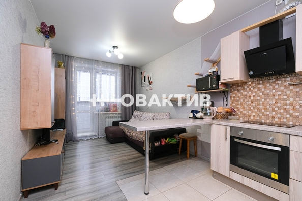 
   Продам 2-комнатную, 46 м², Николая Островского ул, 120

. Фото 10.