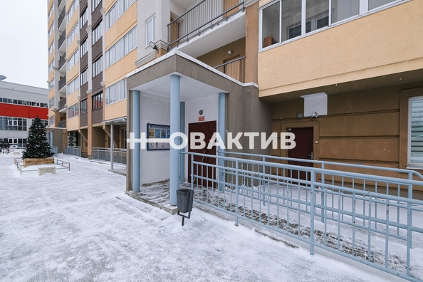 
   Продам 2-комнатную, 46 м², Николая Островского ул, 120

. Фото 24.