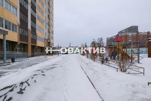 
   Продам 2-комнатную, 46 м², Николая Островского ул, 120

. Фото 28.