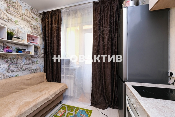 
   Продам 1-комнатную, 35 м², Романтиков ул, 12

. Фото 8.