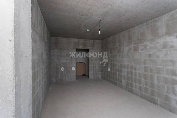 
   Продам 3-комнатную, 74.1 м², Виктора Уса ул, 1/1

. Фото 3.