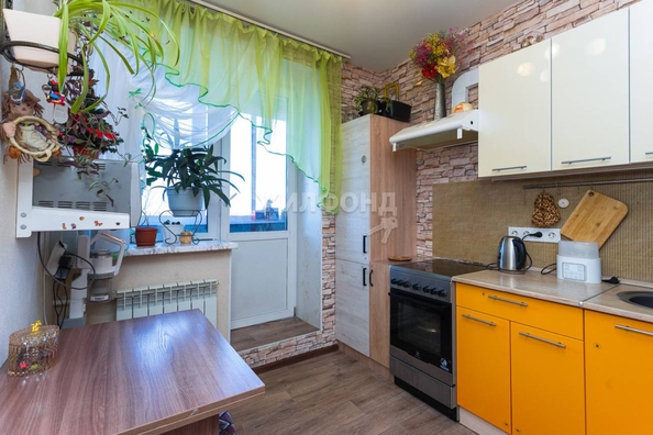 
   Продам 1-комнатную, 30.5 м², , 30/4

. Фото 5.