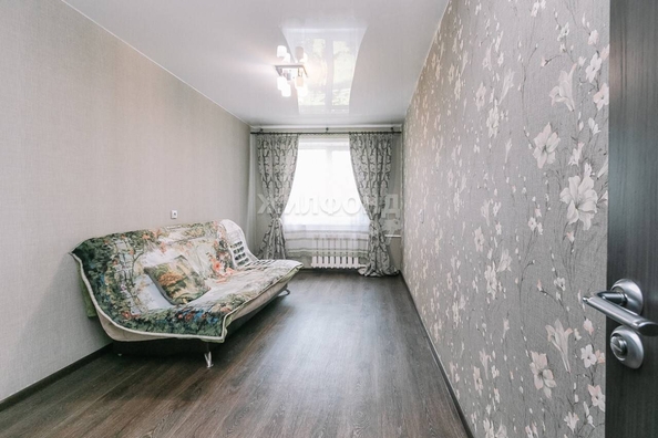 
   Продам 3-комнатную, 57.7 м², Вертковская ул, 12

. Фото 2.