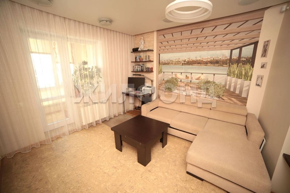 
   Продам 4-комнатную, 103.1 м², Гэсстроевская ул, 2/4

. Фото 2.