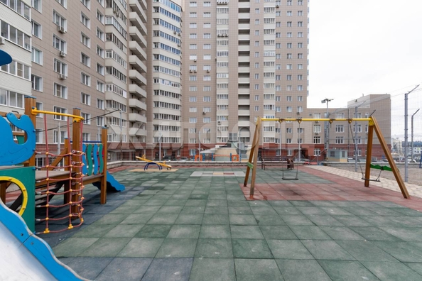 
   Продам 2-комнатную, 63.6 м², Зыряновская ул, 61

. Фото 24.