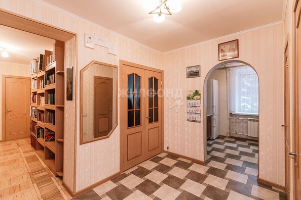 
   Продам 3-комнатную, 86 м², Краснообск, 42

. Фото 6.