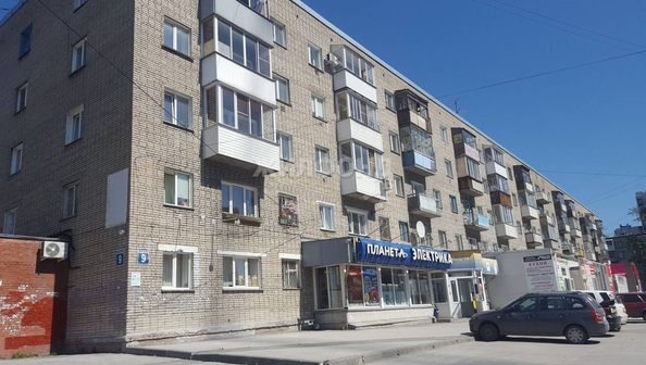 
   Продам 1-комнатную, 28.9 м², Кошурникова ул, 9

. Фото 9.