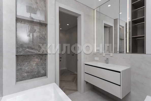 
   Продам 2-комнатную, 43.8 м², Красный пр-кт, 167/4

. Фото 24.