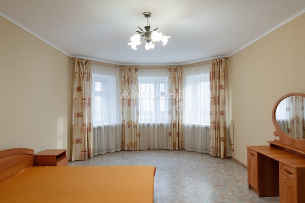 
   Продам 3-комнатную, 116.8 м², Нарымская ул, 20

. Фото 2.