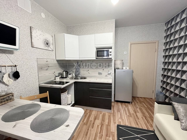 
   Продам 1-комнатную, 37.8 м², Романтиков ул, 10

. Фото 4.