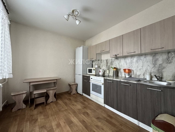 
   Продам 1-комнатную, 38.1 м², Пархоменко ул, 72

. Фото 3.