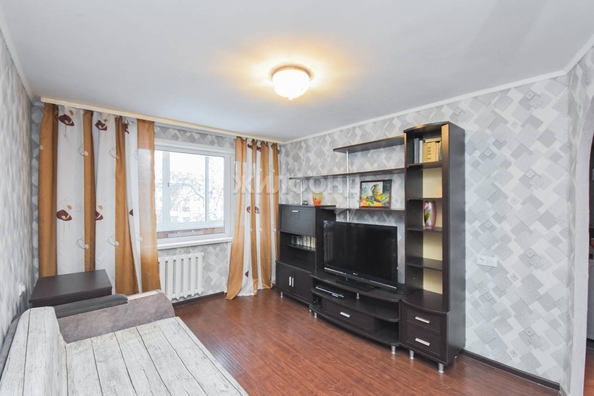 
   Продам 2-комнатную, 43.9 м², Зорге ул, 205

. Фото 1.