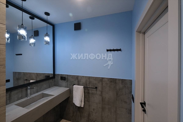 
   Продам 2-комнатную, 82.8 м², Добролюбова ул, 18/1

. Фото 18.