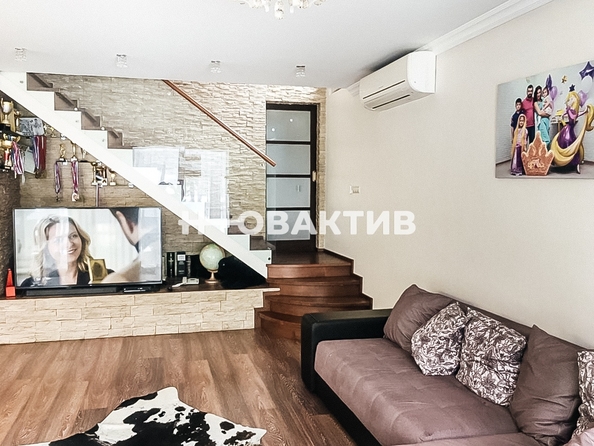 
   Продам таунхаус, 189.3 м², Новосибирск

. Фото 9.